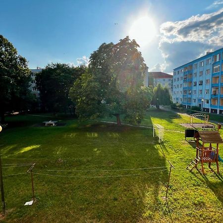 Industrial Apartment I 24Hr Self Check-In I Free Parking & Coffee Banská Bystrica Exterior foto