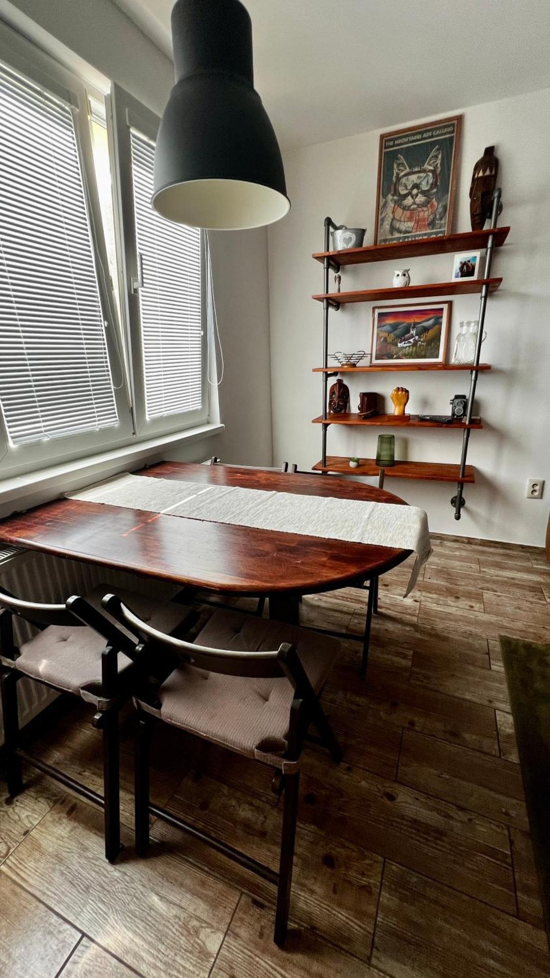 Industrial Apartment I 24Hr Self Check-In I Free Parking & Coffee Banská Bystrica Exterior foto