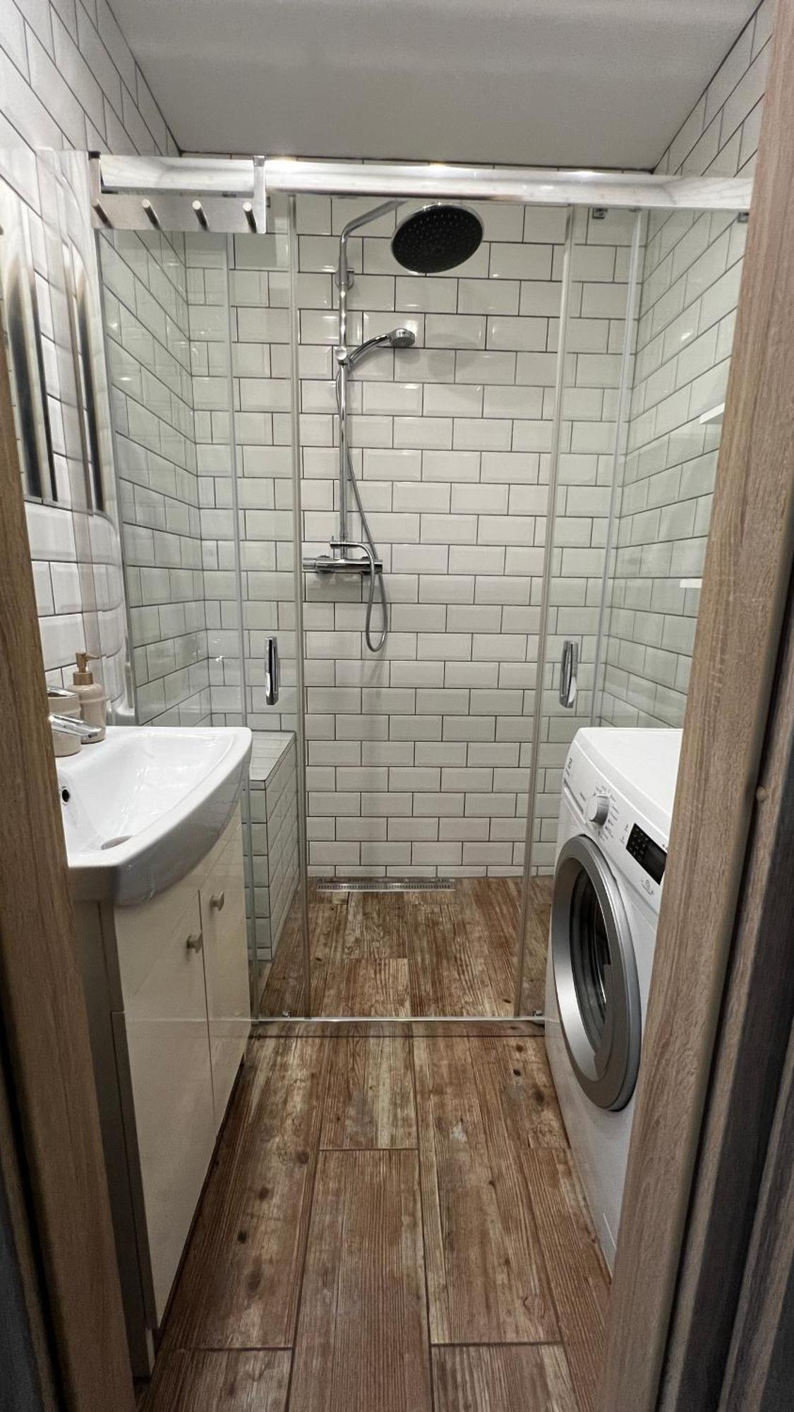 Industrial Apartment I 24Hr Self Check-In I Free Parking & Coffee Banská Bystrica Exterior foto